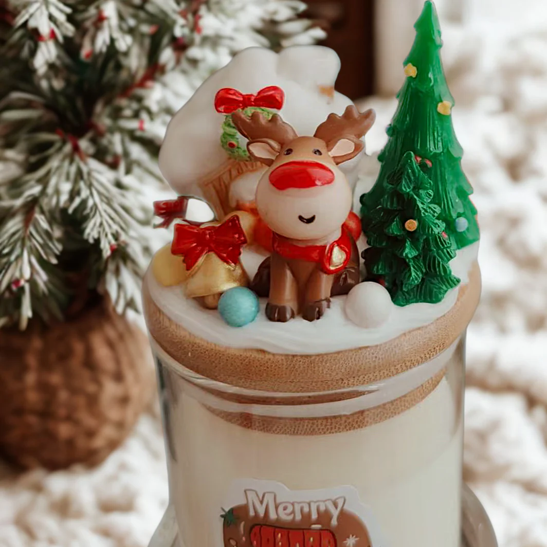 Doftljus Vit Persika & Oolong-te – Handdekorerat Julmotiv - Image 5